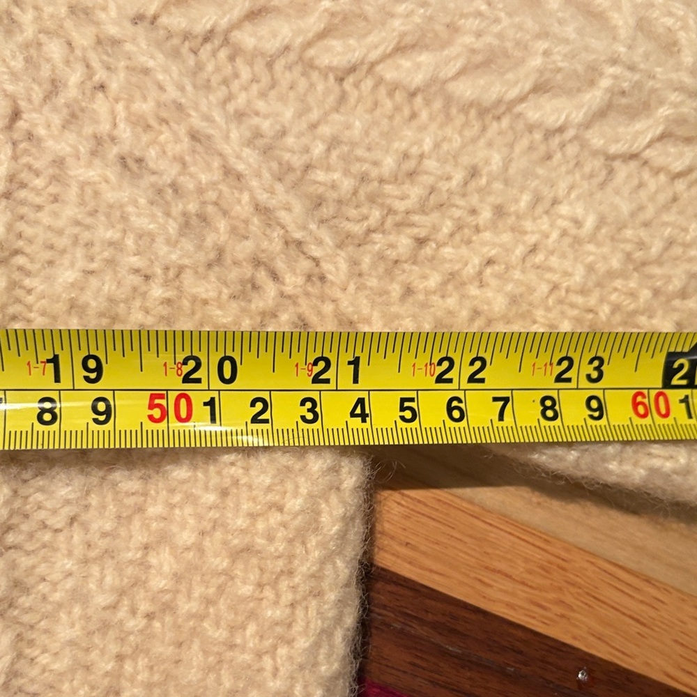 Classic Cream Cable Knit Sweater - Picture 5 of 7